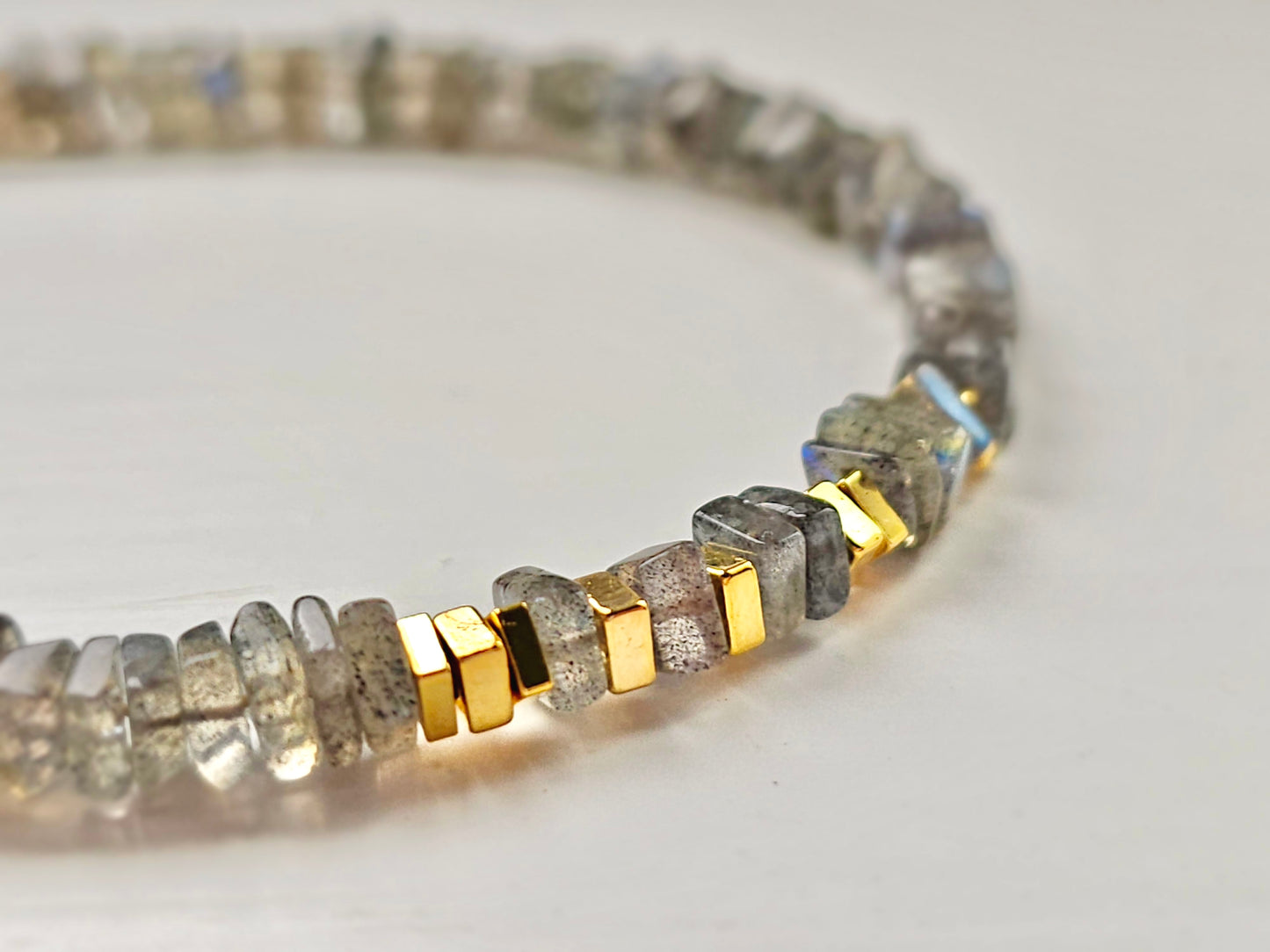 Flashy Labradorite beaded bracelet