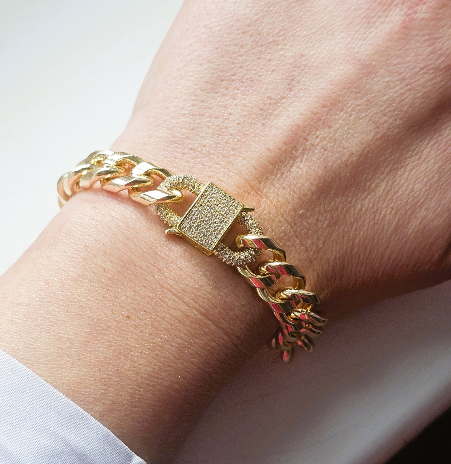 Thick gold curb chain bracelet with statement diamonds pave clasp - Believe Jewellery